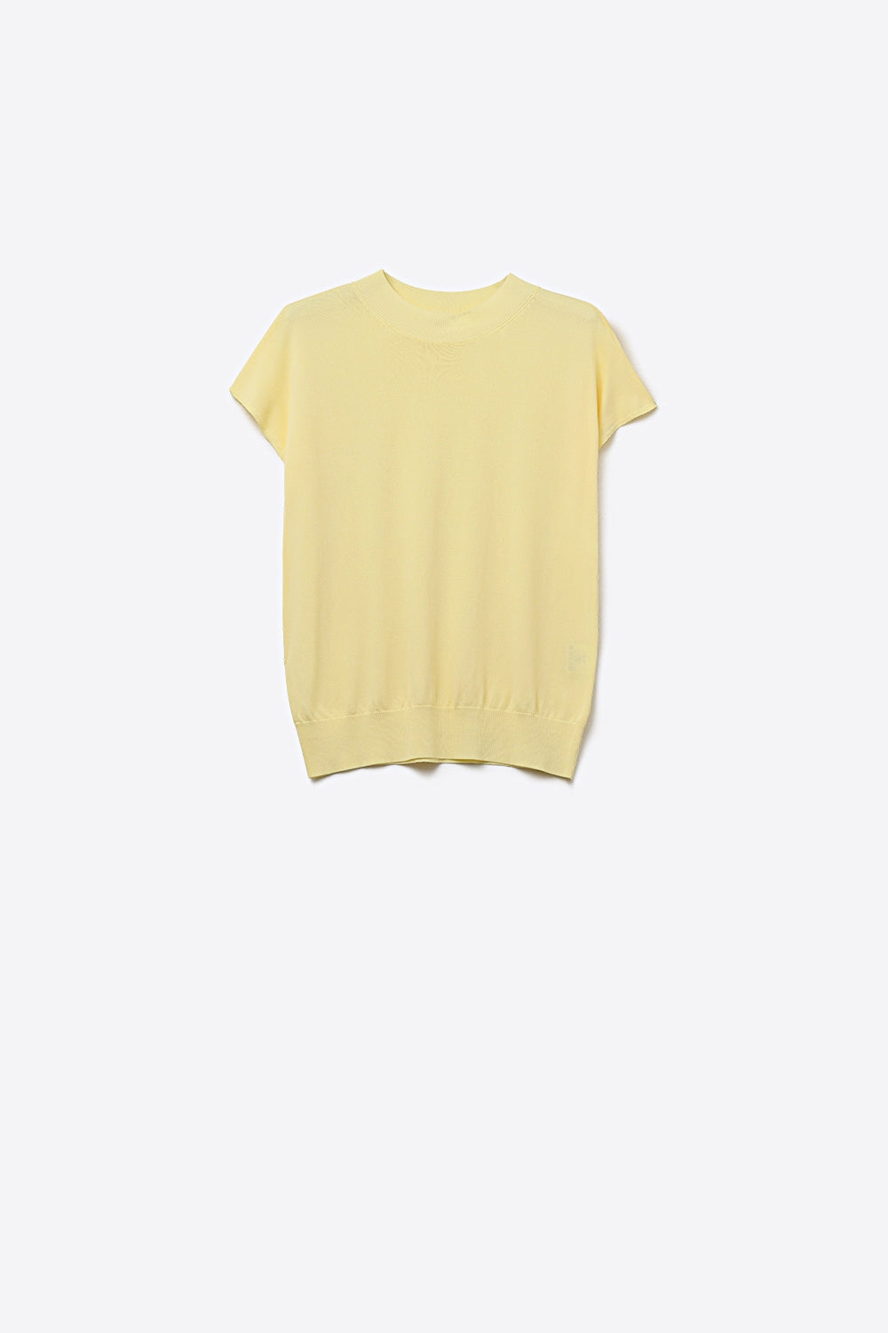 Q2 yellow turtleneck sweater with fitted short sleeves